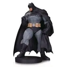 Batman: Designer Series (Andy Kurbet) Mini Statue