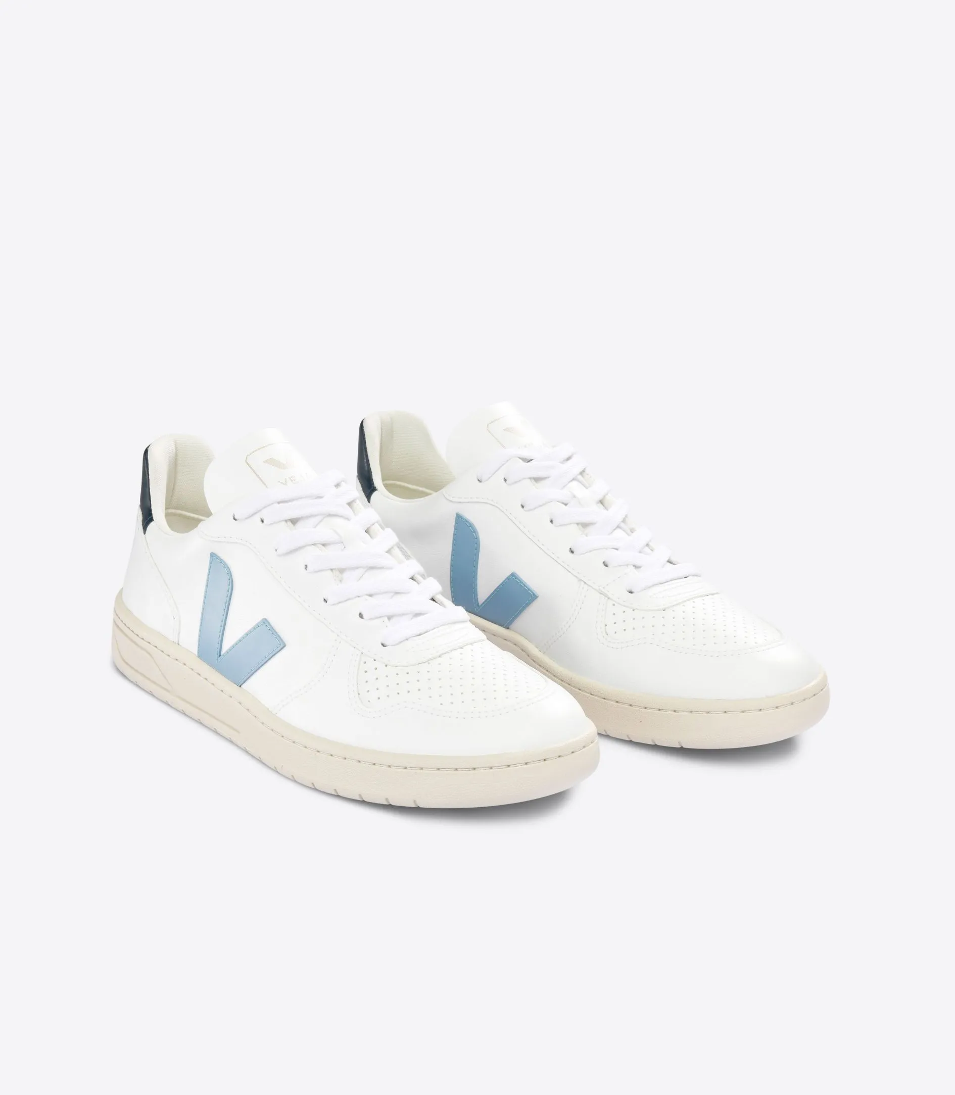 Veja - V-10 CWL in White Steel Nautico